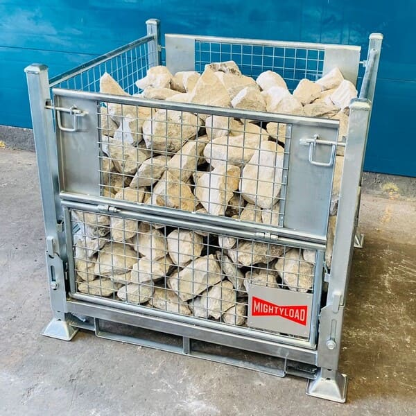 Collapsible stillages with heavy load capacity