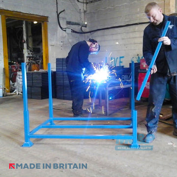 Metal Post Pallet with Demountable Legs