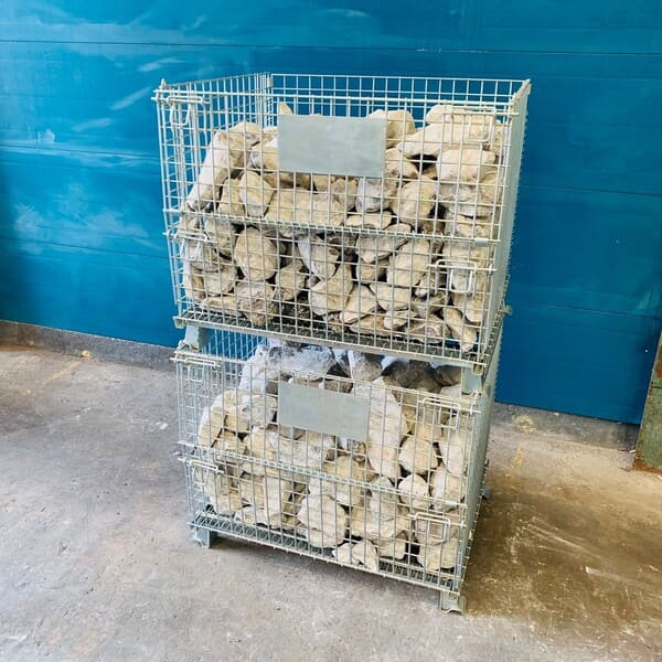 Stackable pallet cages with 1200kg load capacity